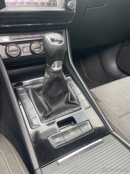 ŠKODA SUPERB 1.6TDi 88KW LED PANORAMA - 12