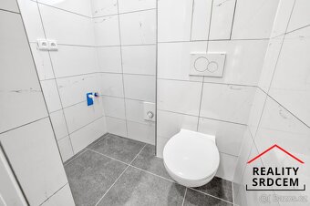 Pronájem zrekonstruovaného bytu 2+1 v rodinném domě, 69 m2,  - 12