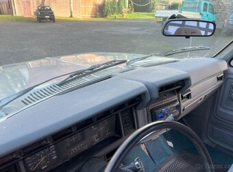 Ford F-150 XLT V8 5.0i – rok 1986 - 12