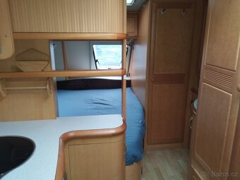 HOBBY 540UFe č.242. Pro 4. Fr. postel. Sprcha. Rok 2006 - 12