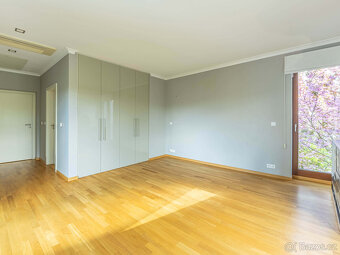 Exkluzivní vila 5+1, 348 m², bazén, sauna, pozemek 996 m², S - 12