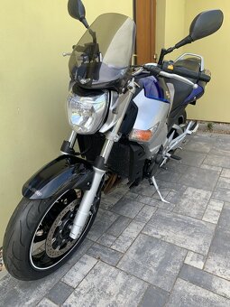 Suzuki GSR 600 - 12