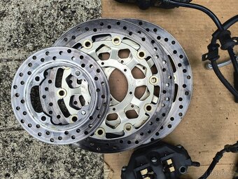 Náhradní díly Cbr 1000rr 2004-05 - 12