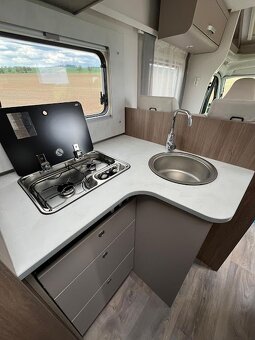 Půjčím / pronajmu obytný automobil, alkovna pro 6 osob - 12