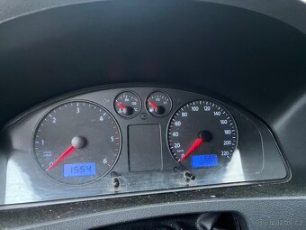 VW Transporter T5 1.9 tdi 77kw - 12