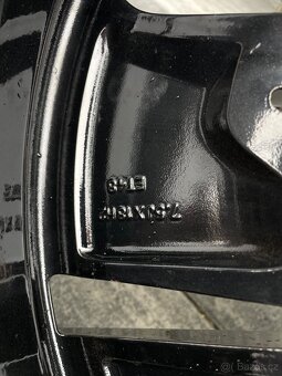 Škoda Vega R18 Octavia 225/45/18 - 12