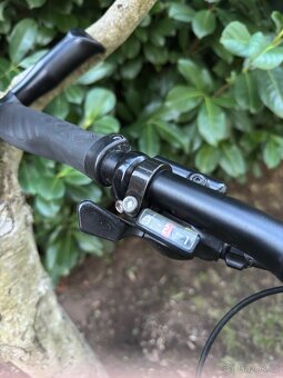Horské kolo Specialized M/17.5 - 12