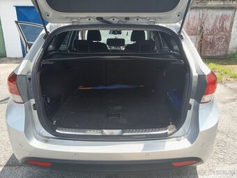PRODÁM HYUNDAI i40 KOMBI 1,7CRDI 100 kW r.v. 2015. - 12