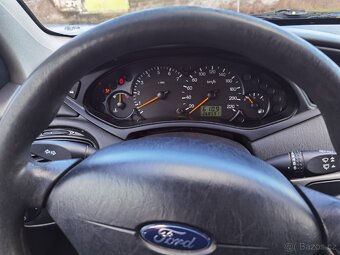 Ford focus 1.6 - 12