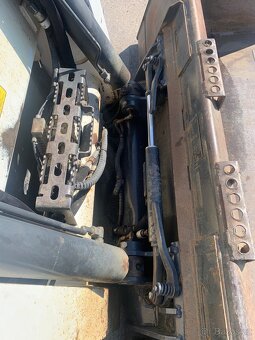 Bobcat T870 + wheel saw WS24 - 12