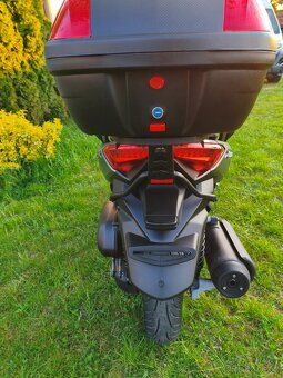 Yamaha X-Max 125i - 12