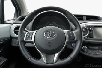 Toyota Yaris 1.5 Hybrid LOUNGE - 12
