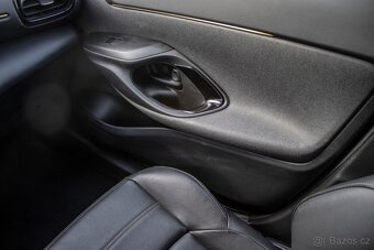Toyota Yaris Cross 68 kW, automat, hybrid, 2022, 4x4 - 12