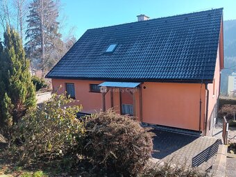 Nabízíme prodej rodinného domu se zahradou ve Vsetíně. - 12