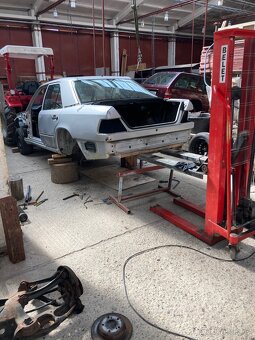 Mercedes W124 ,karoserie - 12