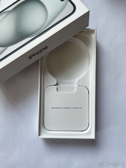 Nový iPhone 15 · 128GB + USB-C - 12