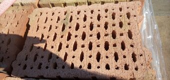 Prodám cca paletu cihel poroterm 37x24x25 - 12