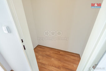 Prodej bytu 2+kk, 37 m², Praha, ul. Pod Nouzovem - 12