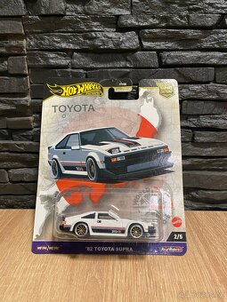 Hot Wheels premium modely - 12