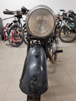 Triumph B200 - 12
