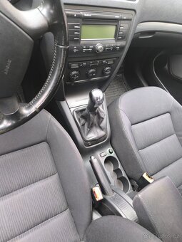 Škoda Octavia 2 rok 2005 77 kW km 384 - 12