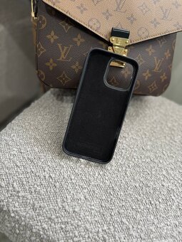 kryt na iPhone 16pro max Louis Vuitton - originál - 12