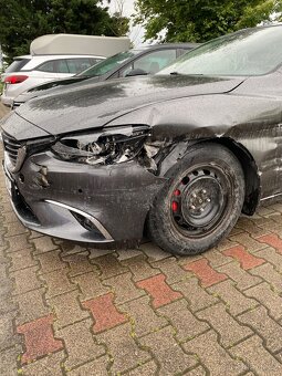 Mazda 6 2,5l 2017 benzin 141kW bouraná strana řičíce. - 12