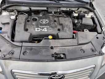 Toyota Avensis D4D 2.0  T25 - 12
