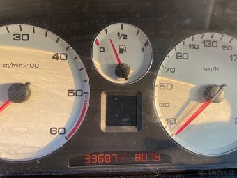 Peugeot 607 - 12