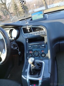 Peugeot 5008 - 12