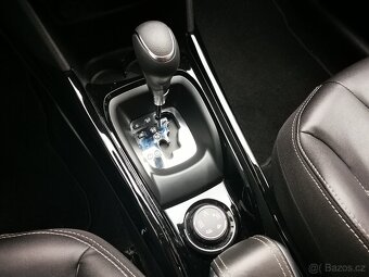 Peugeot 2008, Allure 1.2 PurTech ČR 1.majitel DPH - 12