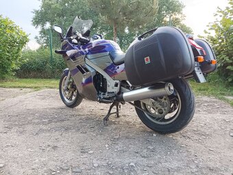 Suzuki GSX1100F - 12