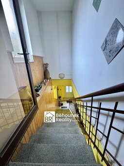 Dvougenerační dům 340 m², s částečnou půdní vestavbou a dalš - 12