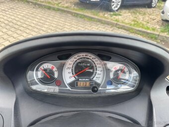 Suzuki Burgman 200G 13,5 KW MALÉ KM - 12