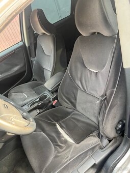 Volvo V70 D5 120kw - 12