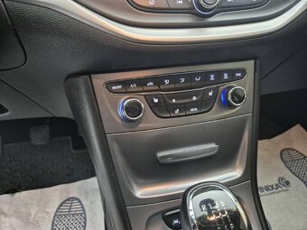 Opel Astra 1,6 CDTi 81kW Excite ST - 12
