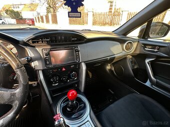 SCION FRS FR-S 2015, stejné jako BRZ a GT86, pěkné auto - 12