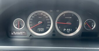 VOLVO XC90 2.4D5 147KW 4x4 -7MÍST-AUT-KŮŽE-TAŽNÉ-DPH-156Tkm - 12