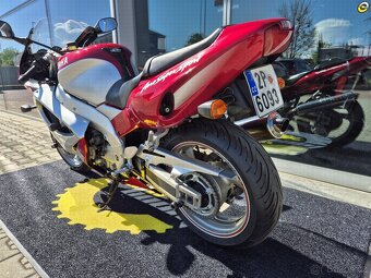 Yamaha YZF 1000 R Thunderace - 12