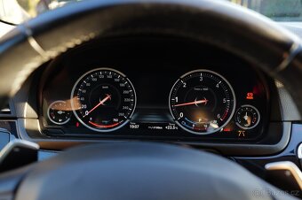 BMW 530xD F10, 146 000km, 1/2016, koupeno v ČR, DPH - 12