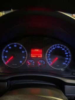 Volkswagen jetta 1.6 FSI 85kw - 12