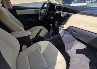 Toyota Corolla 1.6-DPH-SENZORY - 12