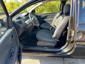 Renault Twingo 1,2i 55kw výbava Excllusive 94000km - 12