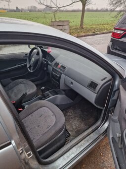 SKODA FABIA 2002r 1.4 MPI NA díly - 12