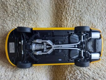 Prodám Ford Mustang GT cabrio - 1:18 -AutoArt,limitovaný - 12