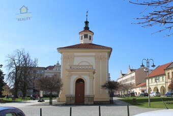Prodej části historického domu s garáží - 12