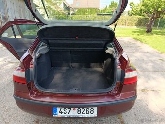 Renault laguna 1.9 dtii 74 kW r.v.2004 - 12
