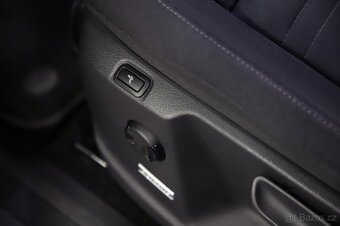 VW Touran Highline 2.0 TDI 110kW DSG / Webasto / Záruka - 12