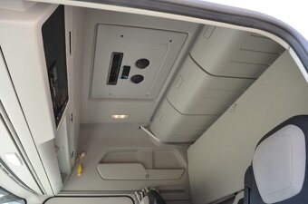 Tahač návěsů FORD F-MAX - 12