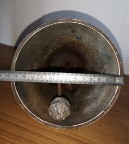 starý bronzový zvon s číslicí "9" nebo "20"-čtěte popis - 12